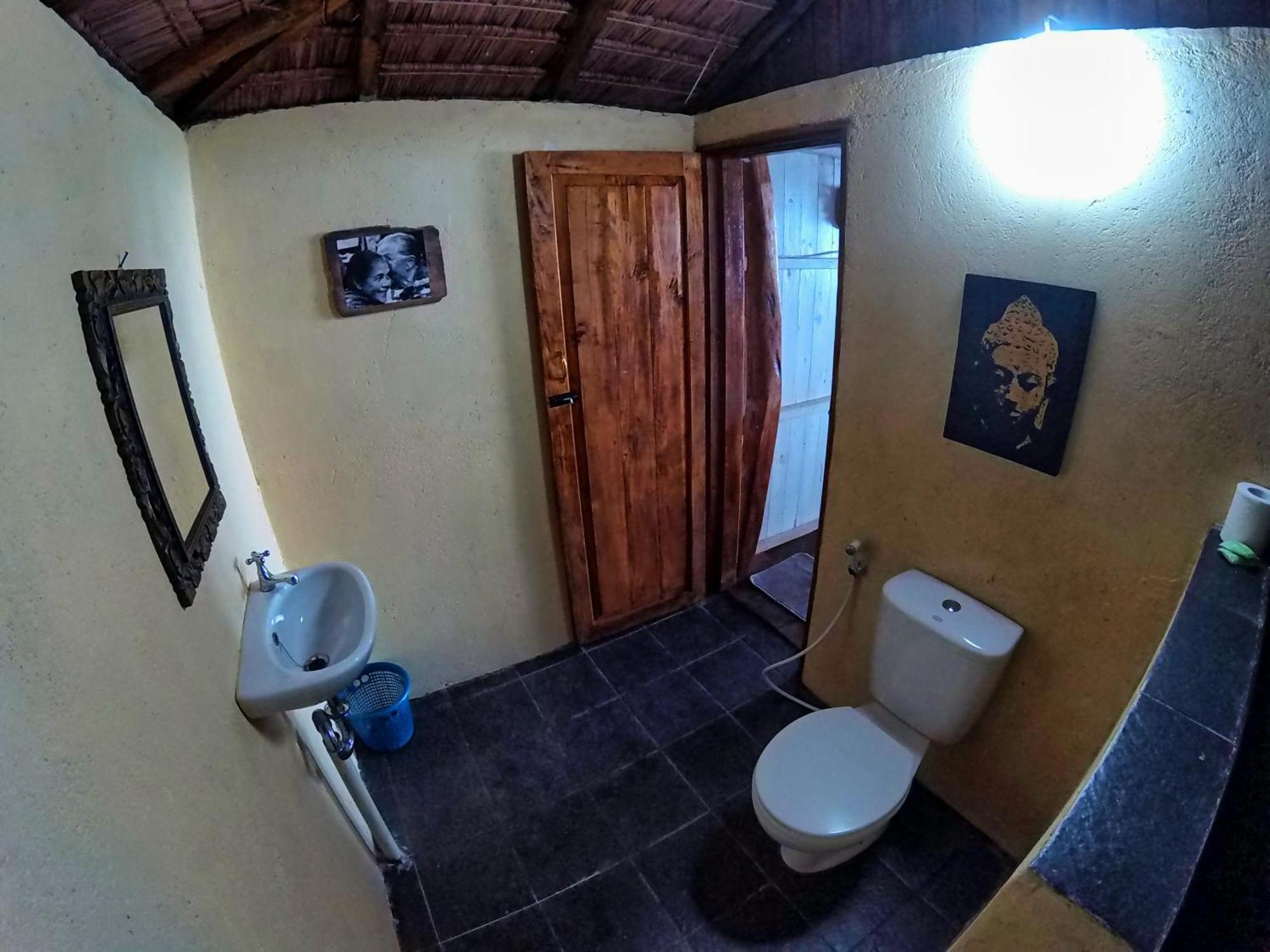 Cosmos Bungalows Bira Exterior photo