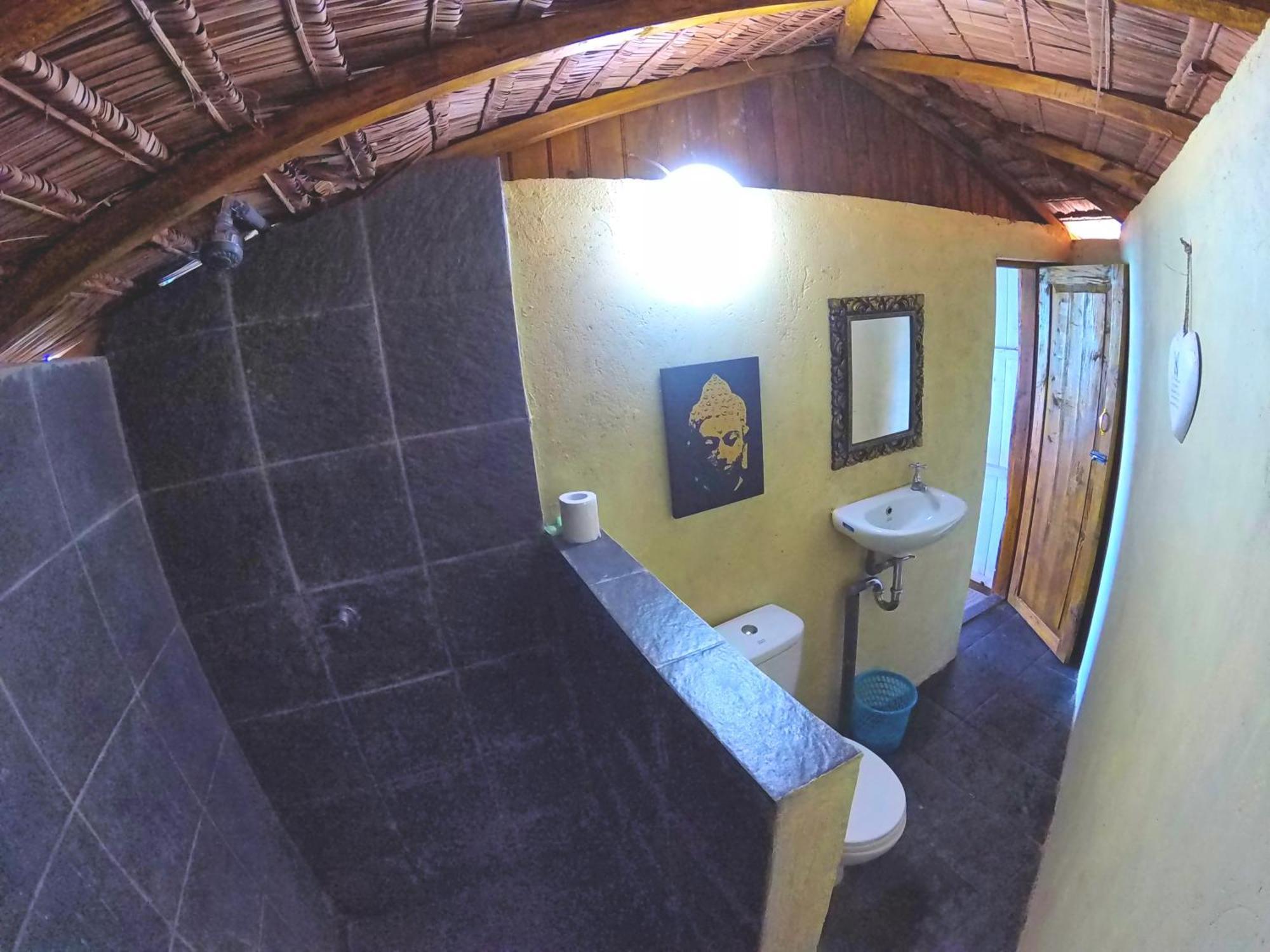 Cosmos Bungalows Bira Exterior photo