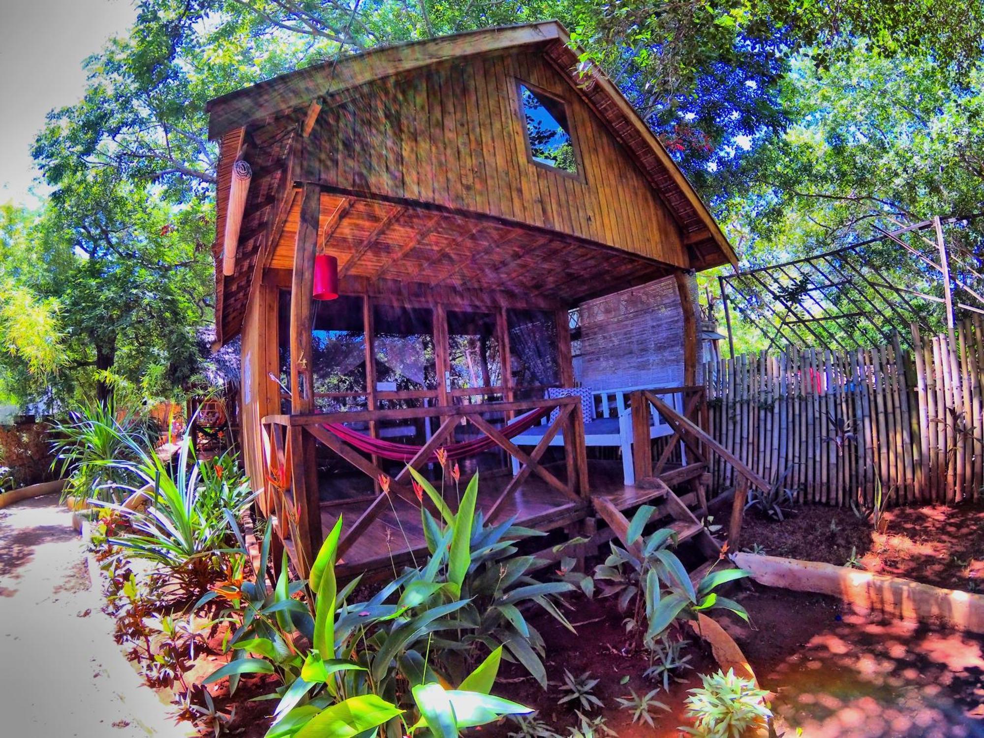 Cosmos Bungalows Bira Exterior photo